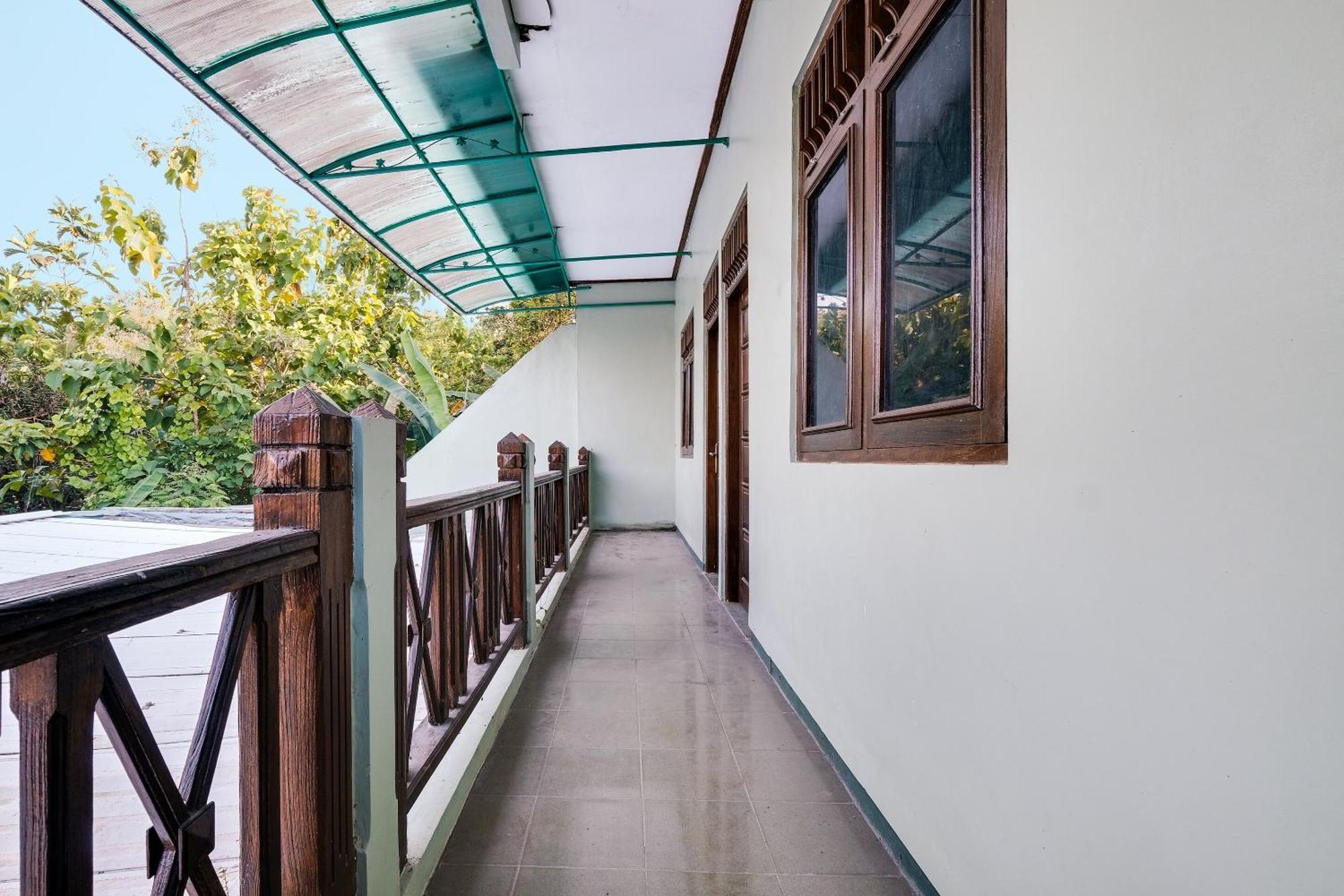 Spot On 92068 Pudja Kesuma Homestay Syariah Yogyakarta Pedes Exterior foto